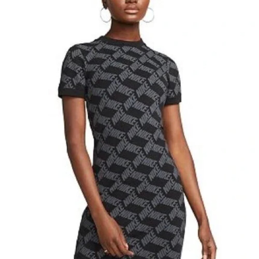 Size M - NWT Women's Nike Sportswear Essential Printed Bodycon Dress